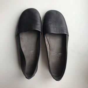 Aerosoles Black Leather Flats
